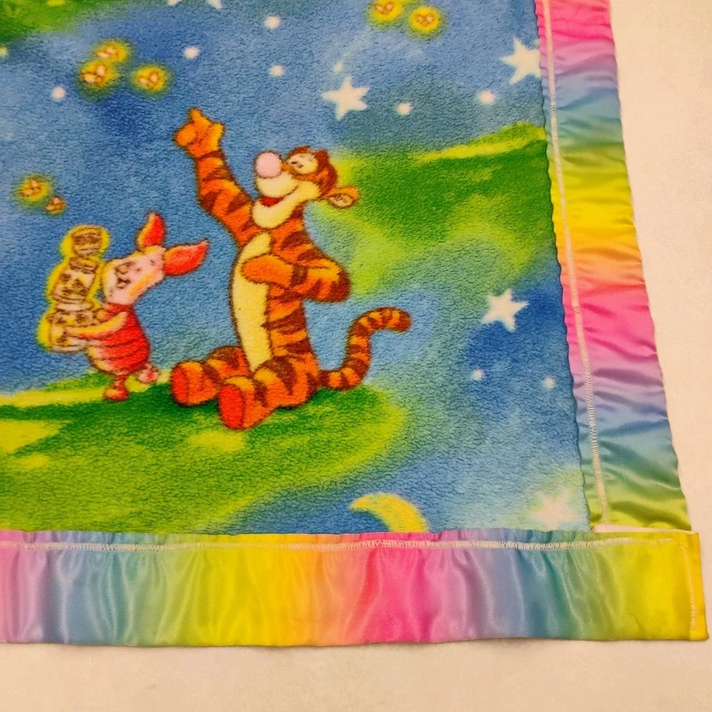 Vtg Disney Winnie the Pooh Piglet‎ Tigger Fleece Baby Blanket Rainbow Satin Trim